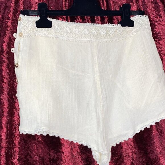 Free People Ivory Floral Lace Trim Crochet Boho Stretch Biker Shorts - Picture 2 of 6